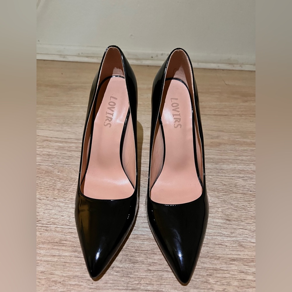 Lovirs SZ 7, black pointed toe heels